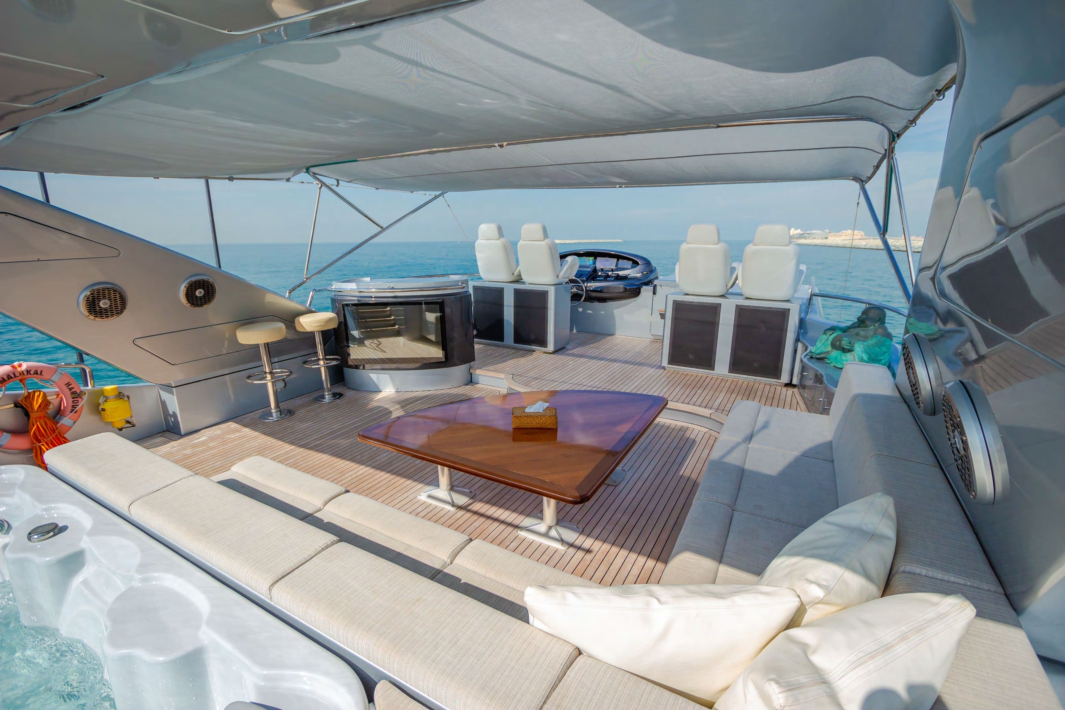 Yacht image on carousel