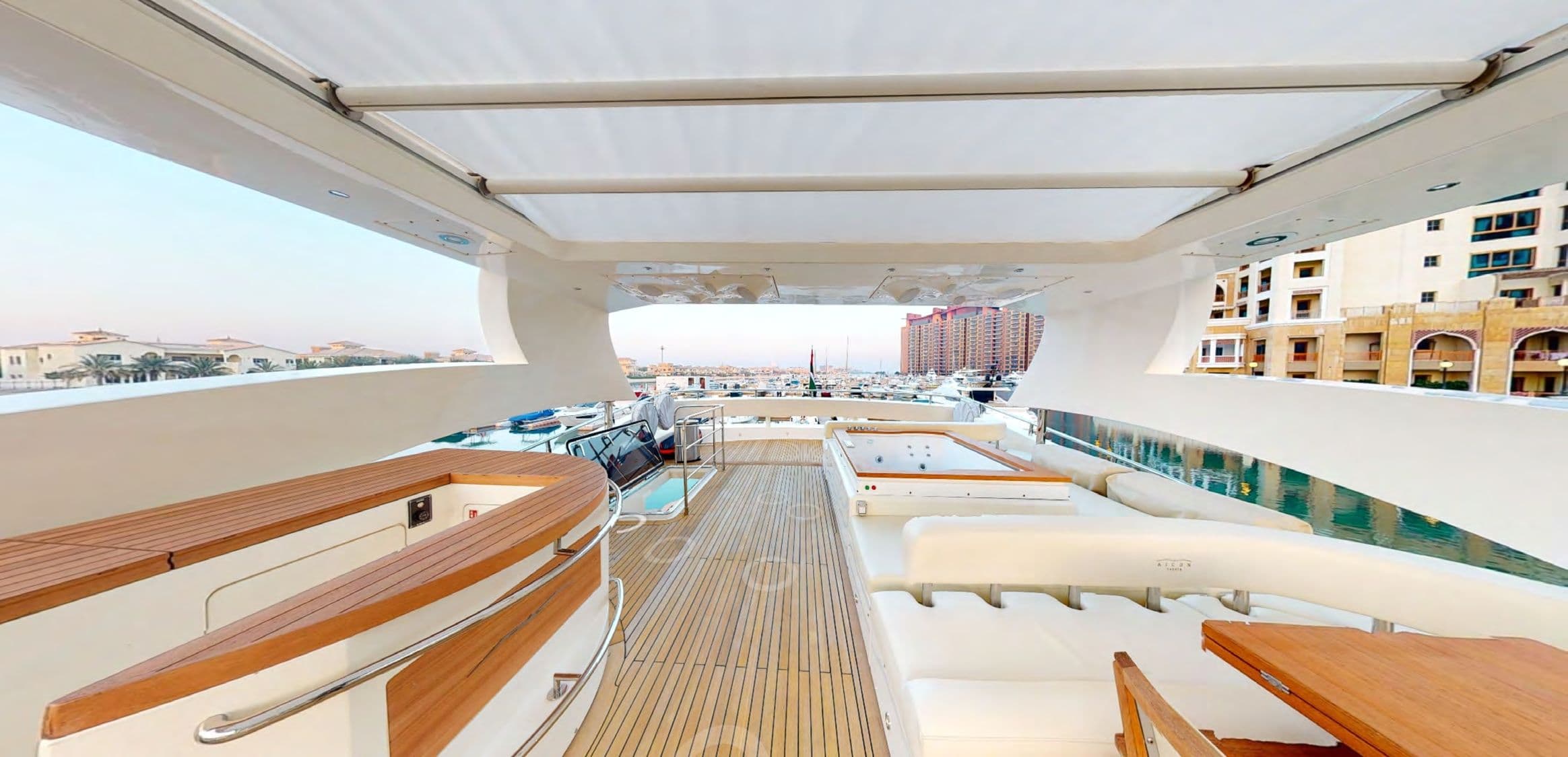 Yacht image on carousel