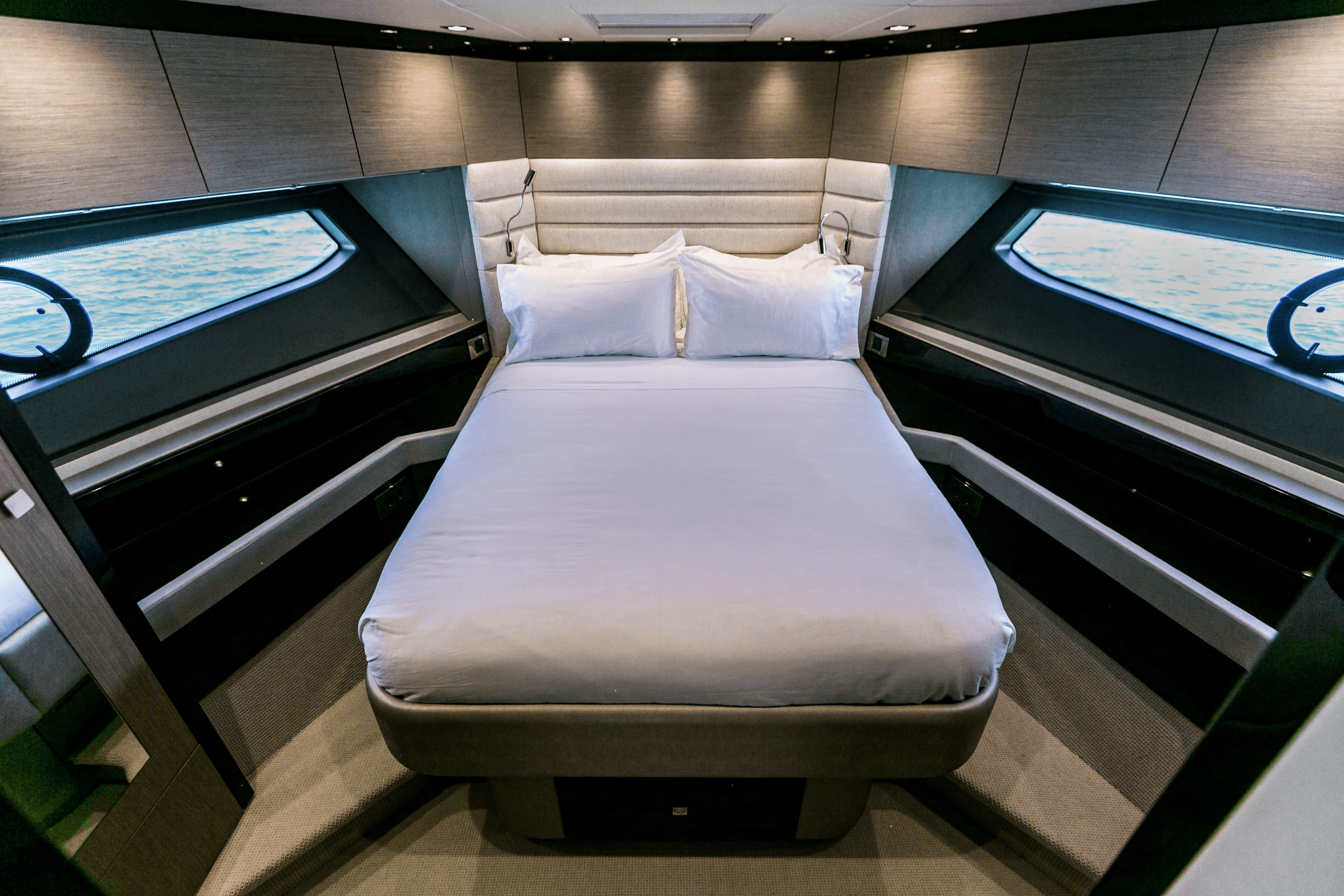 Yacht image on carousel