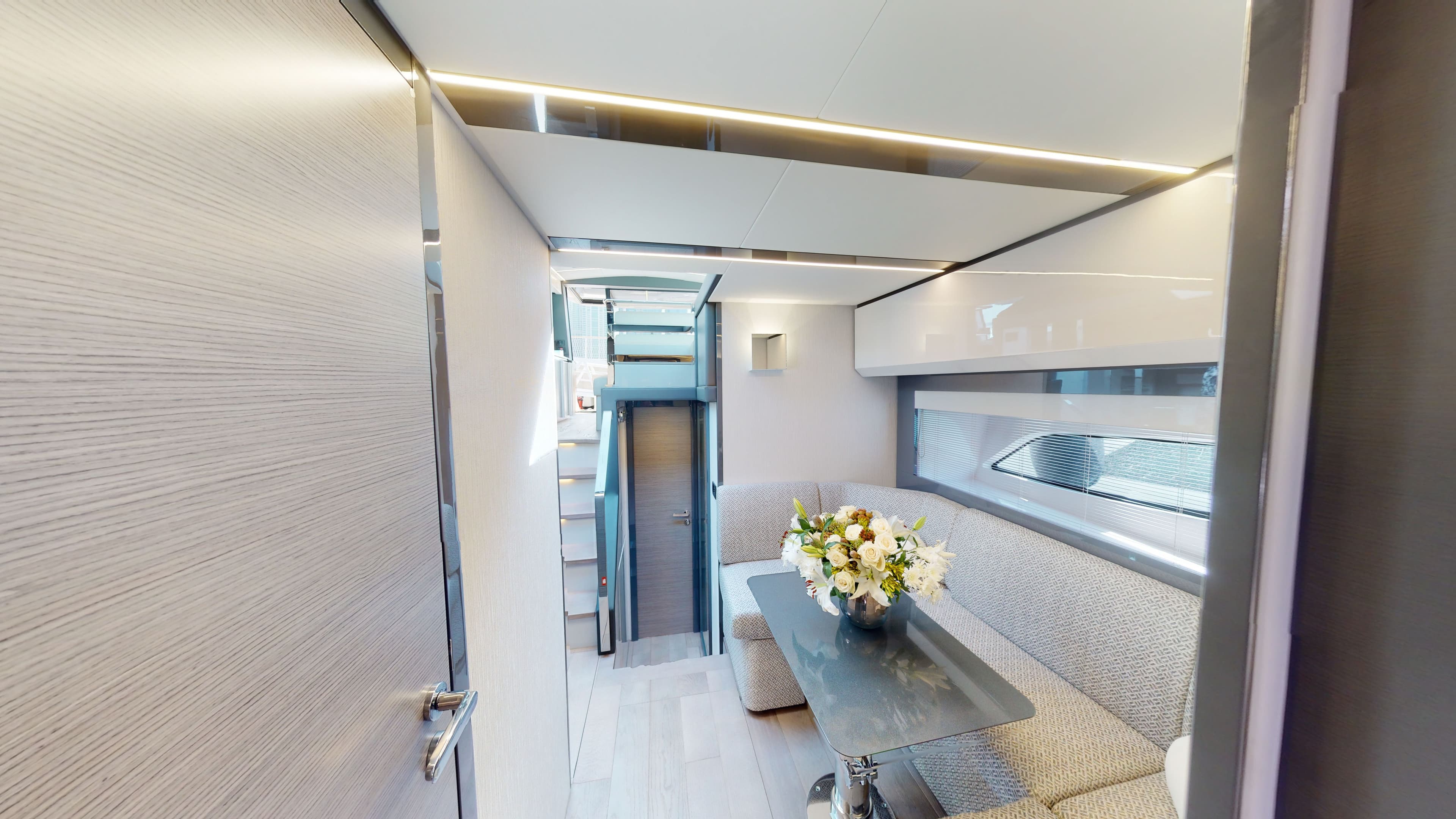 Yacht image on carousel