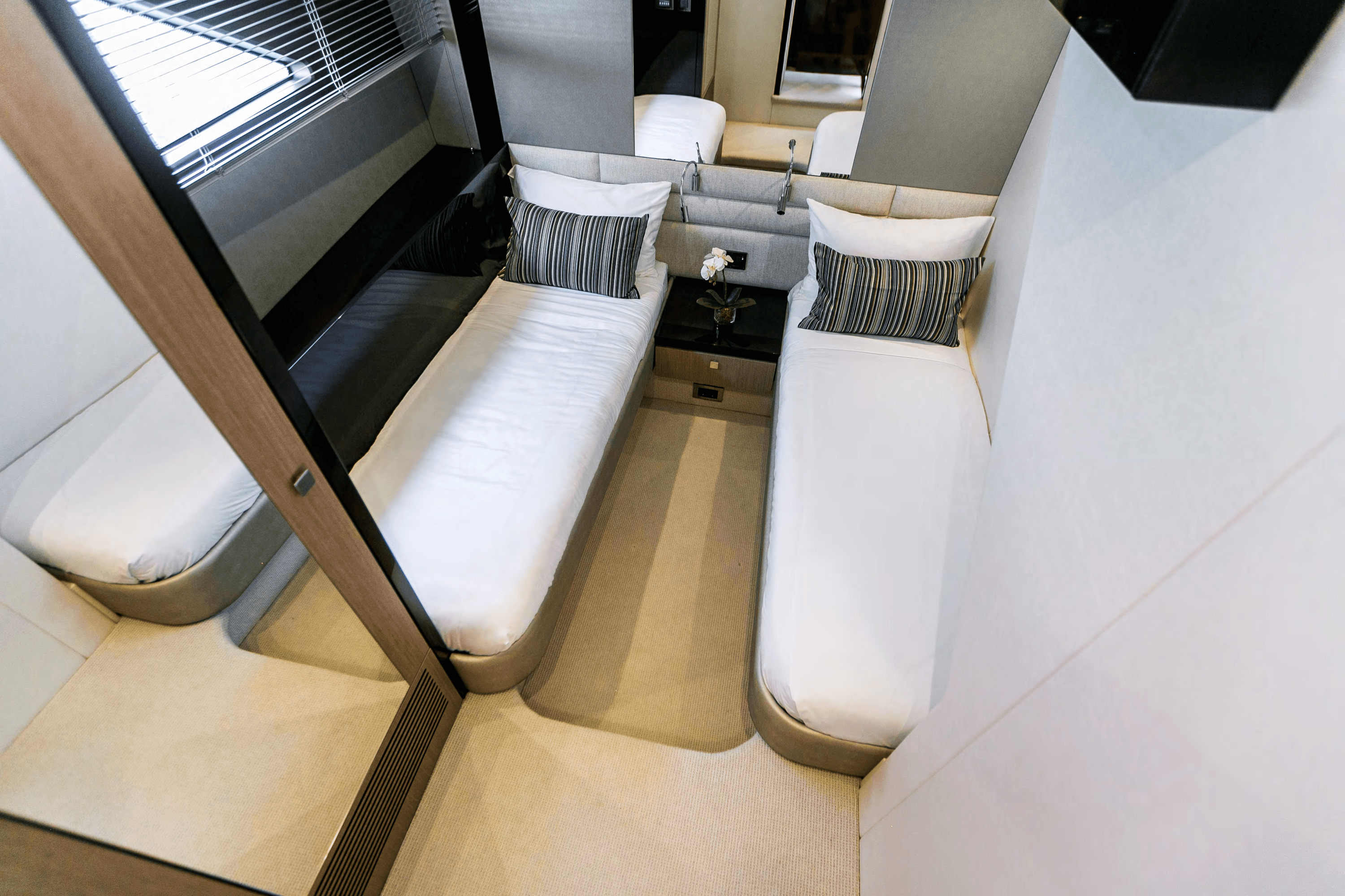 Yacht image on carousel