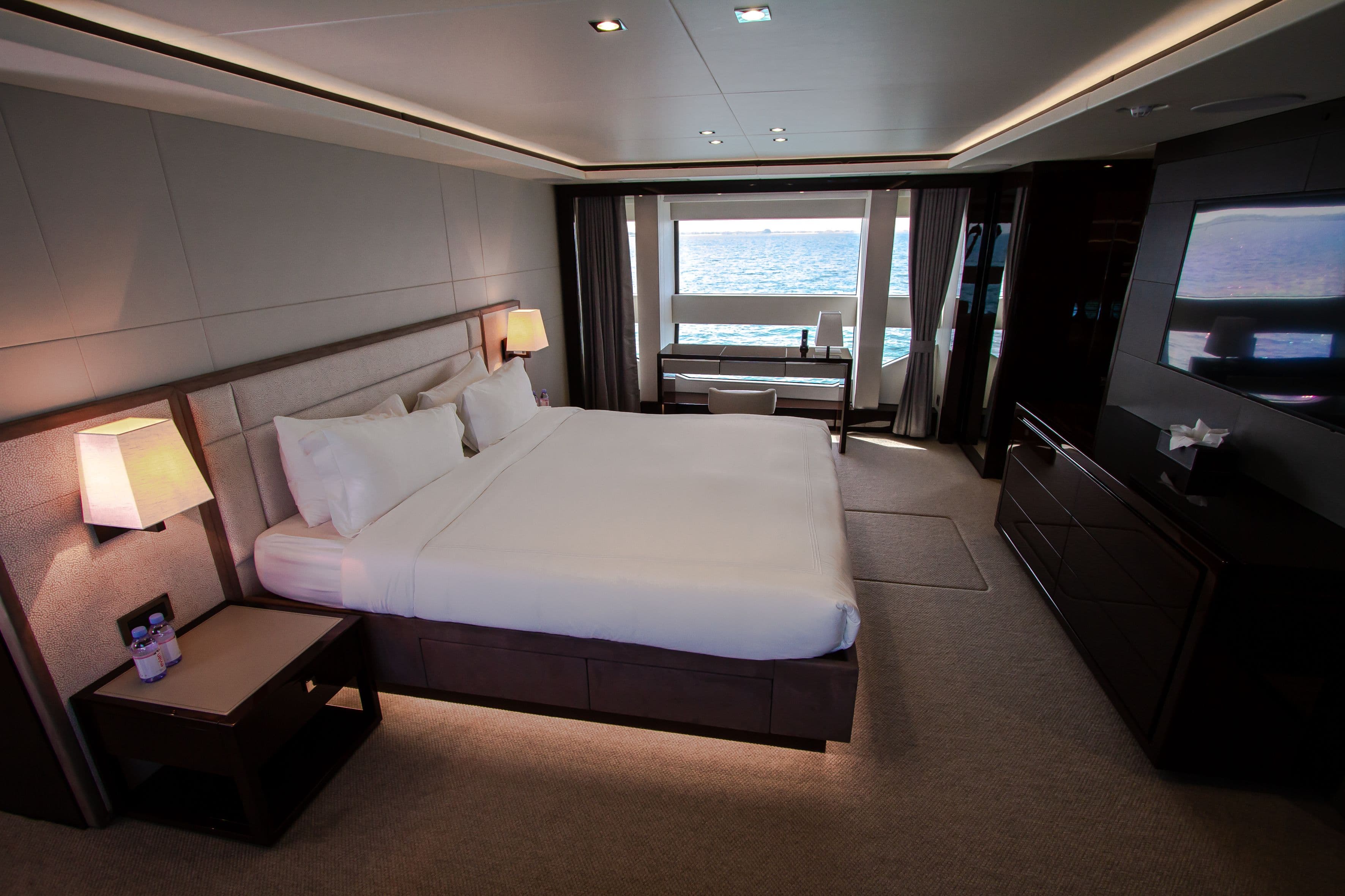 Yacht image on carousel