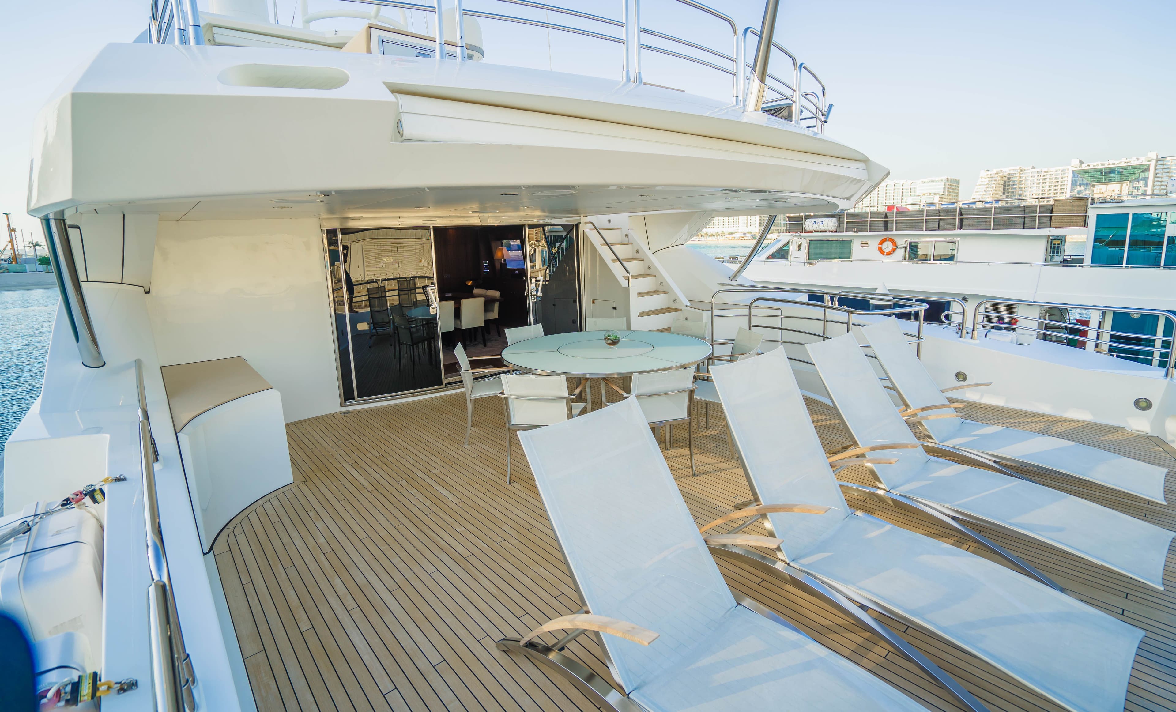 Yacht image on carousel