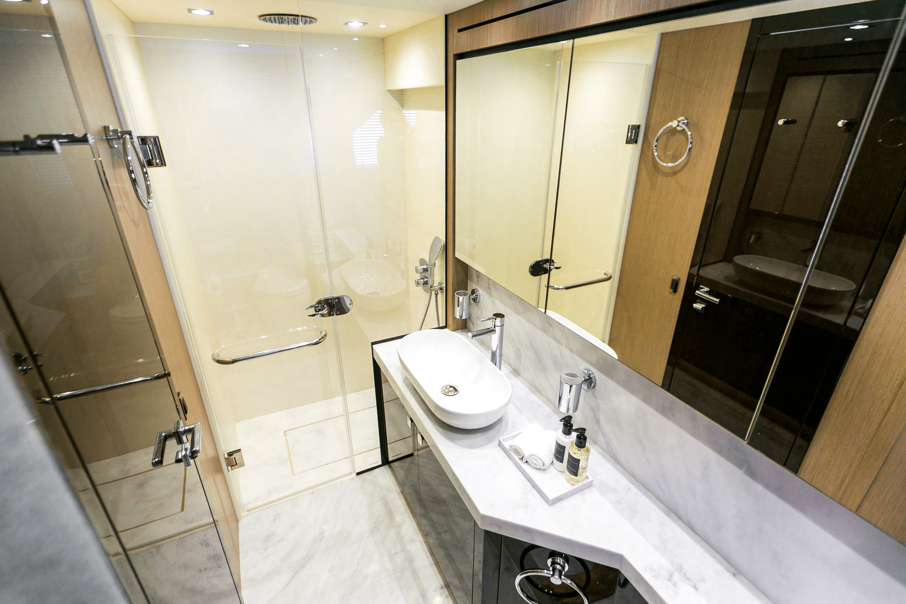 Yacht image on carousel