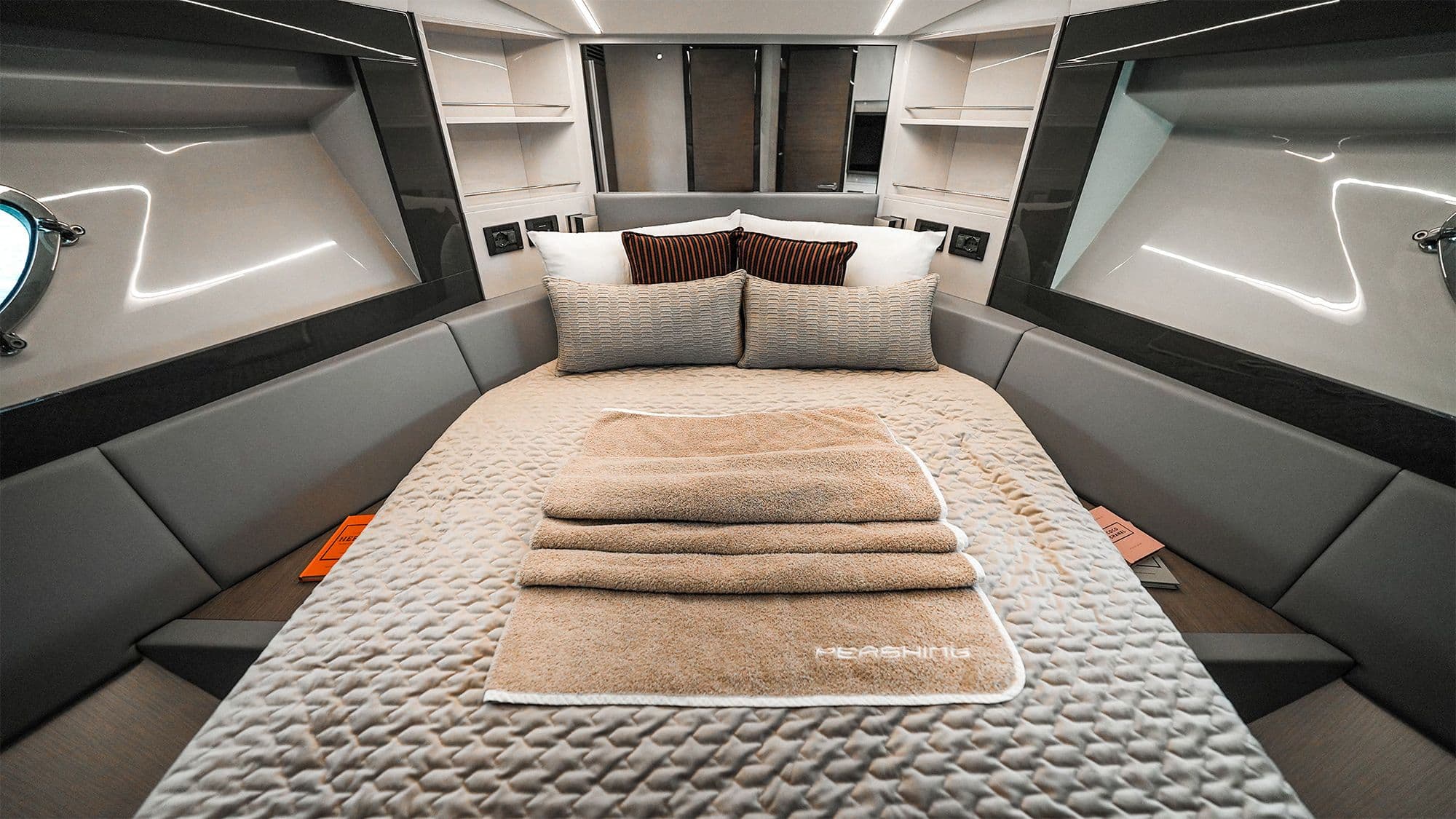 Yacht image on carousel