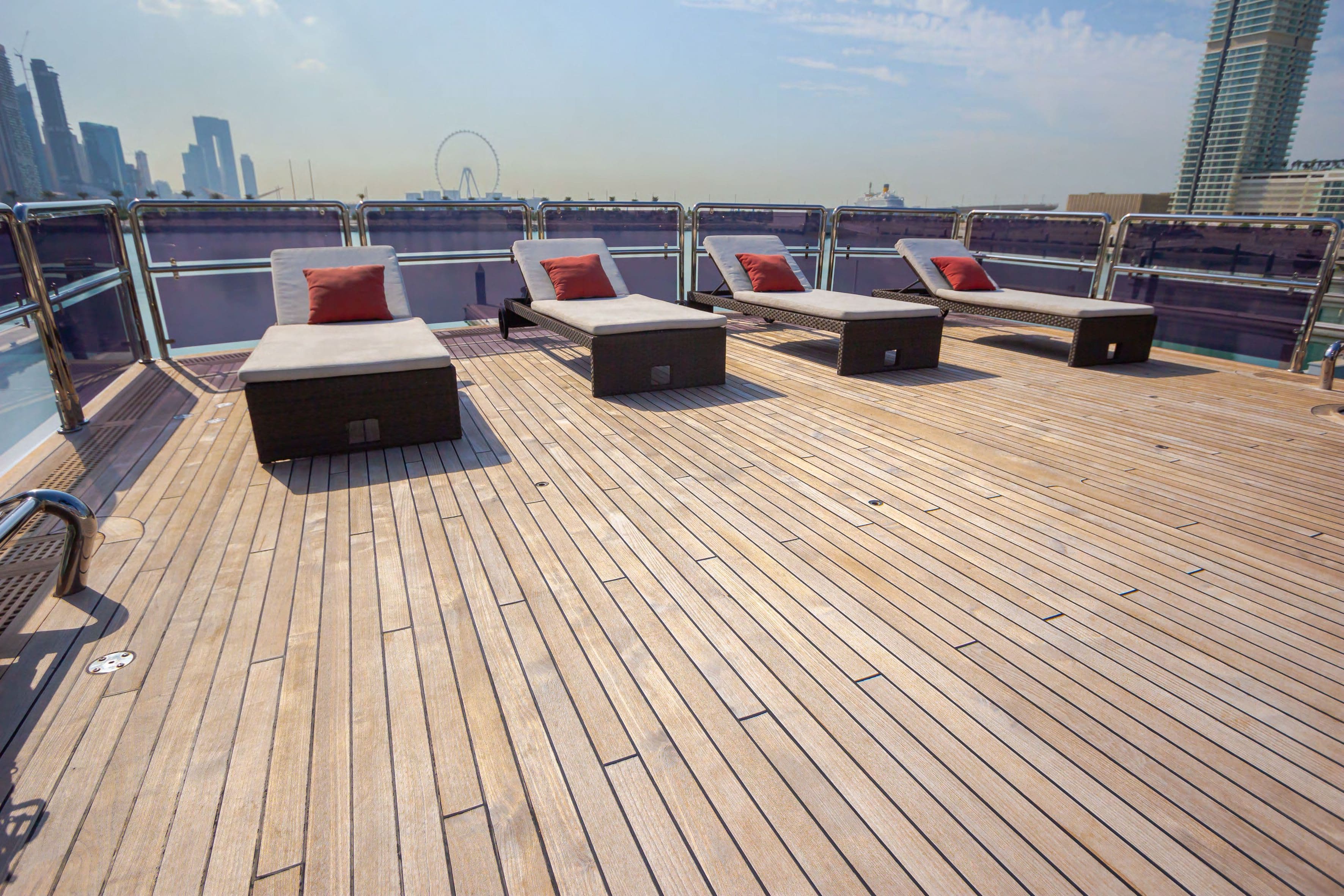 Yacht image on carousel