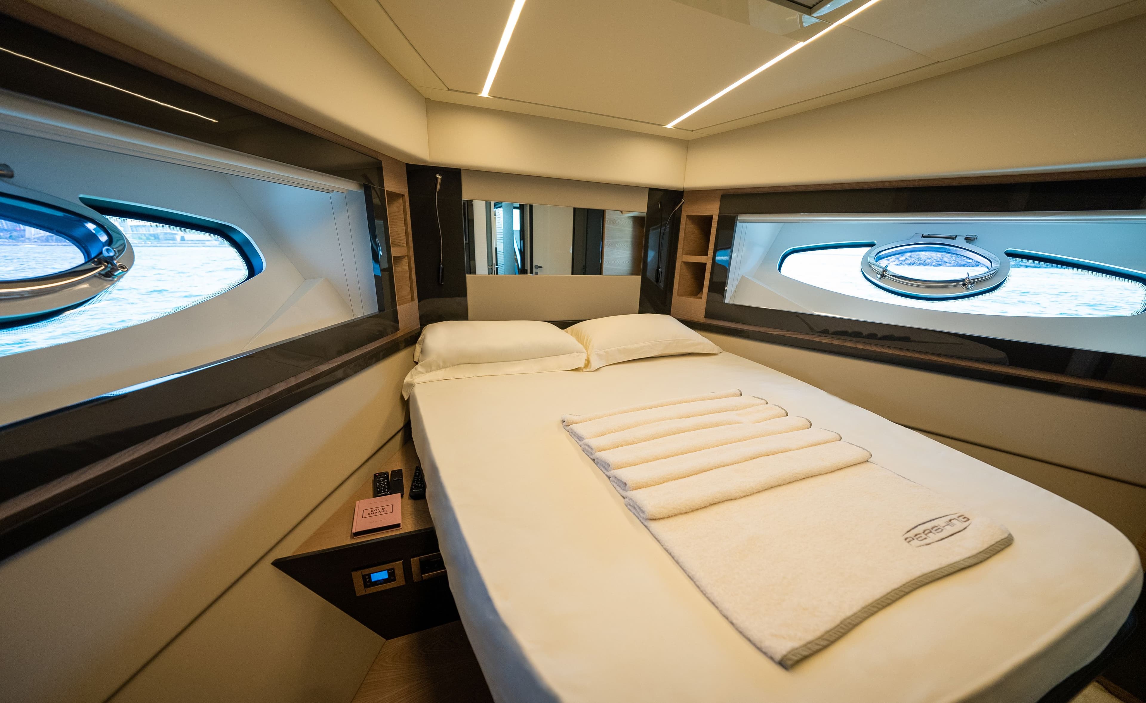 Yacht image on carousel