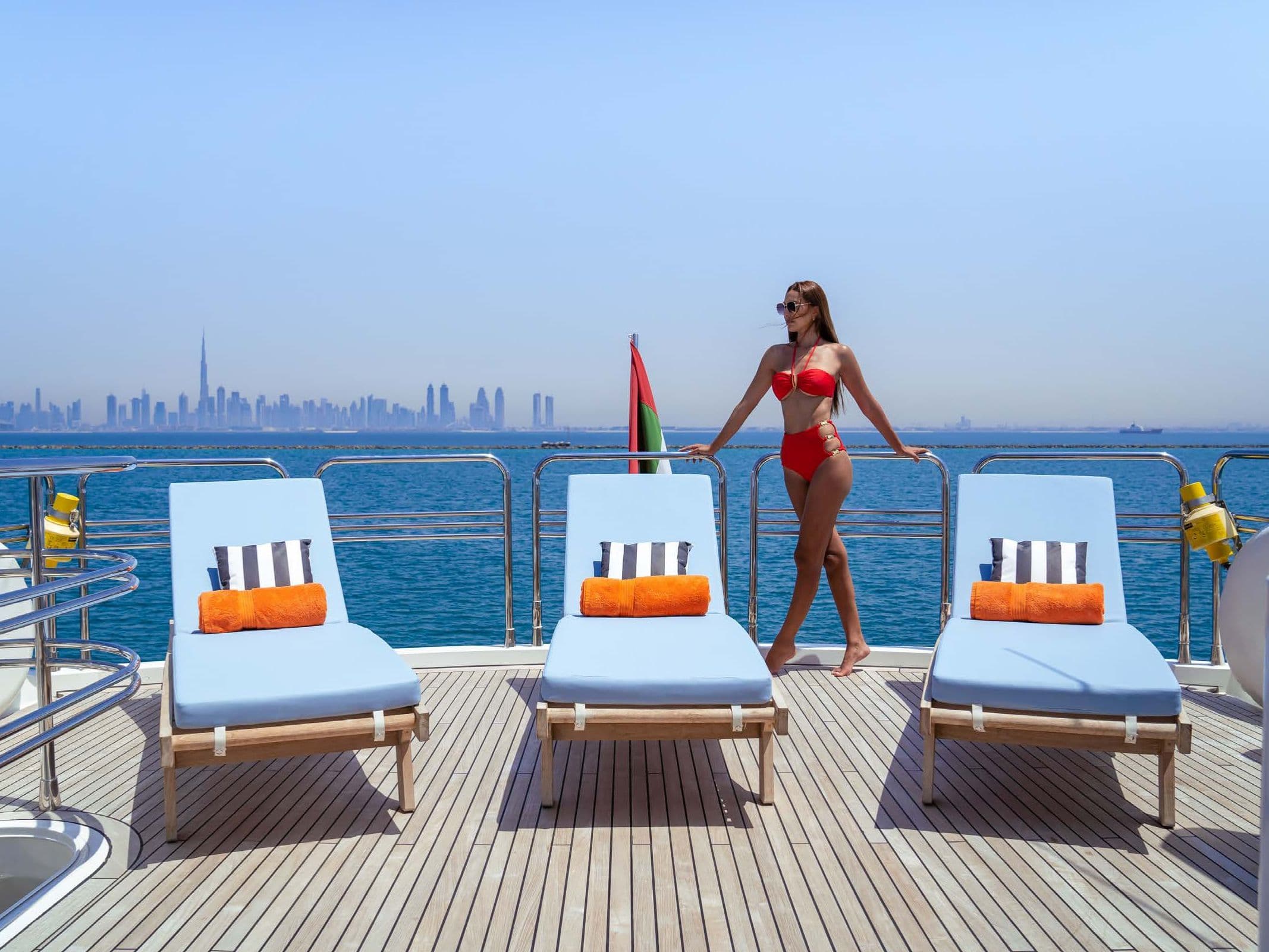 Yacht image on carousel