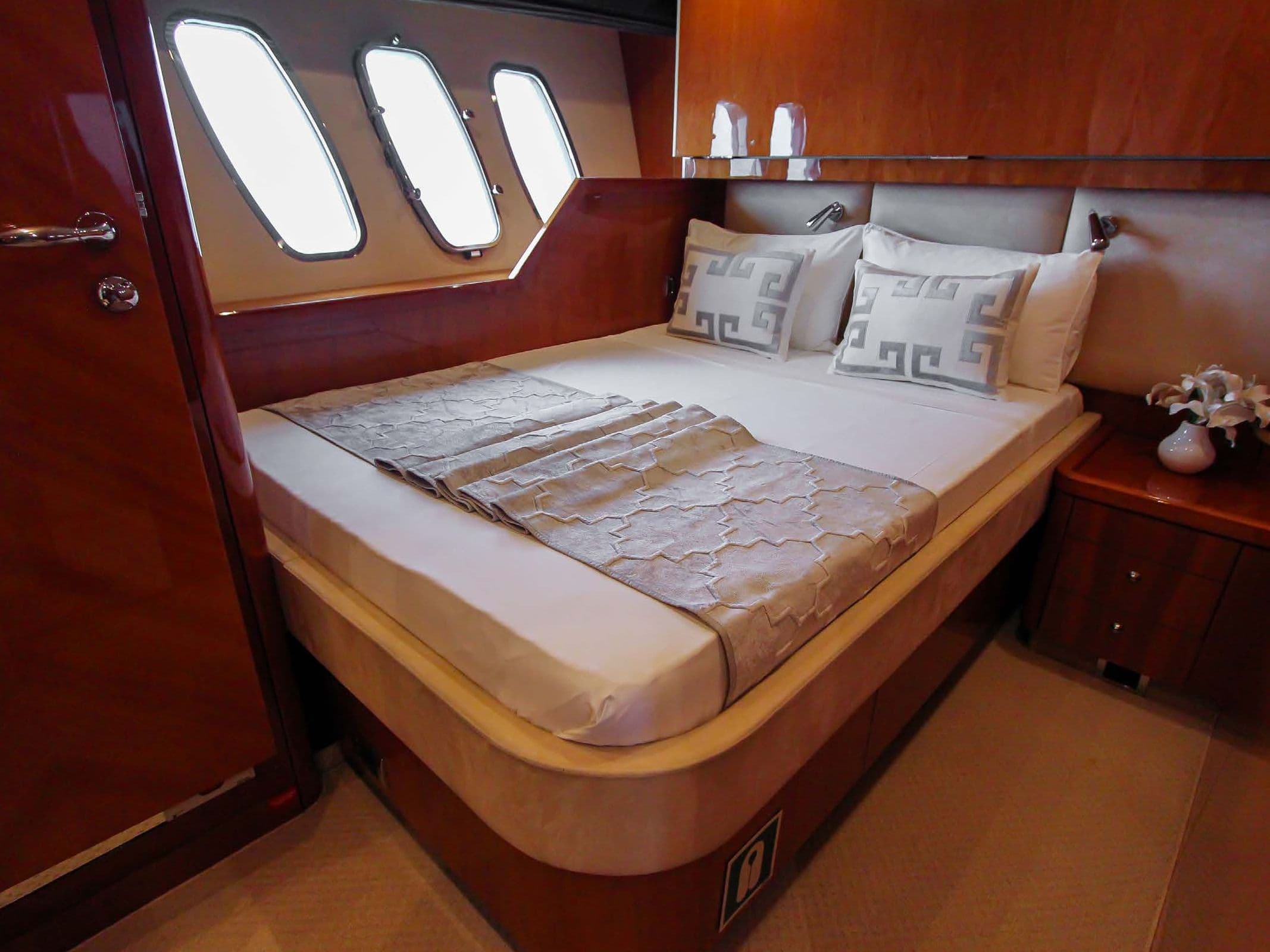 Yacht image on carousel