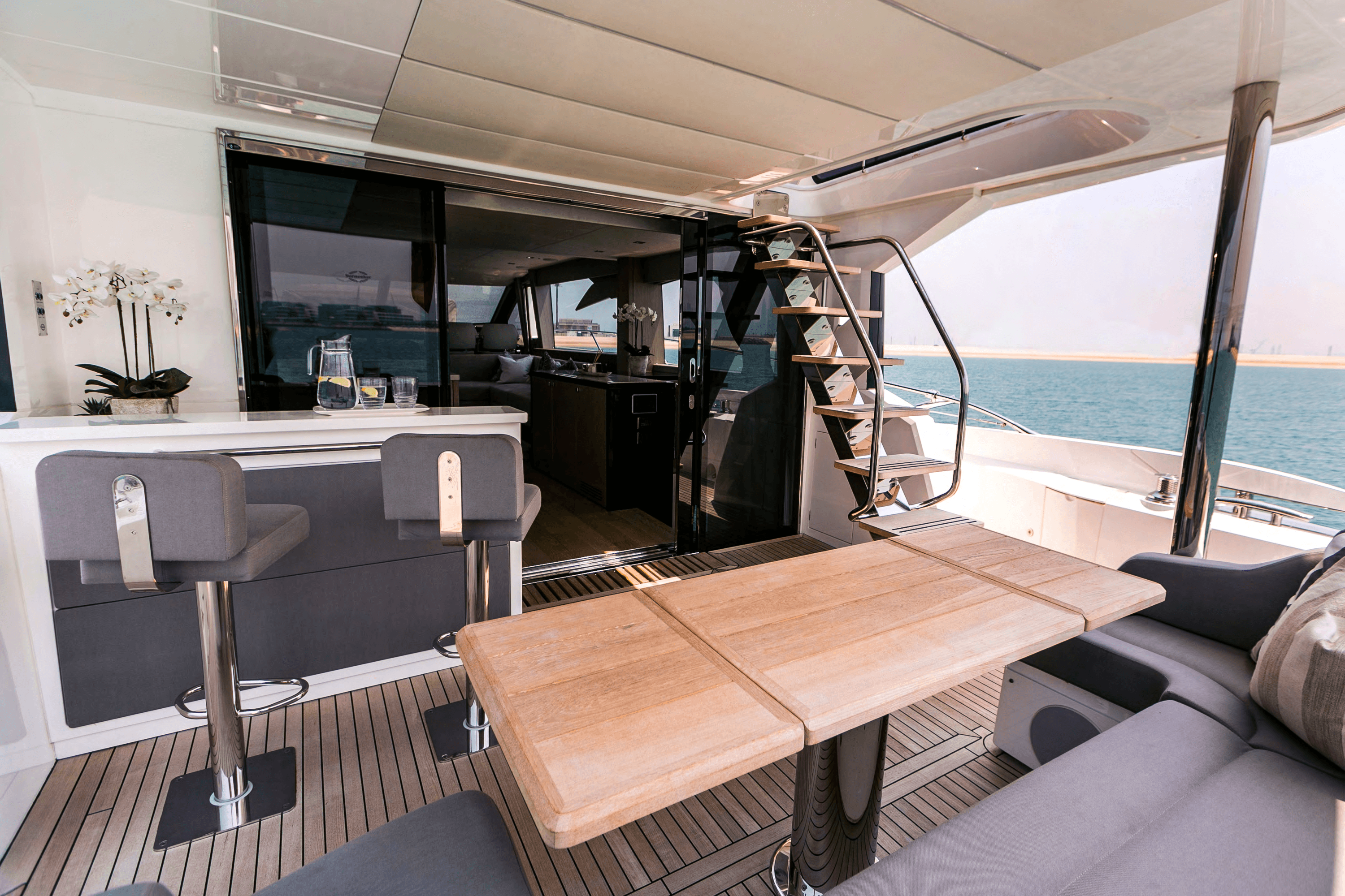 Yacht image on carousel