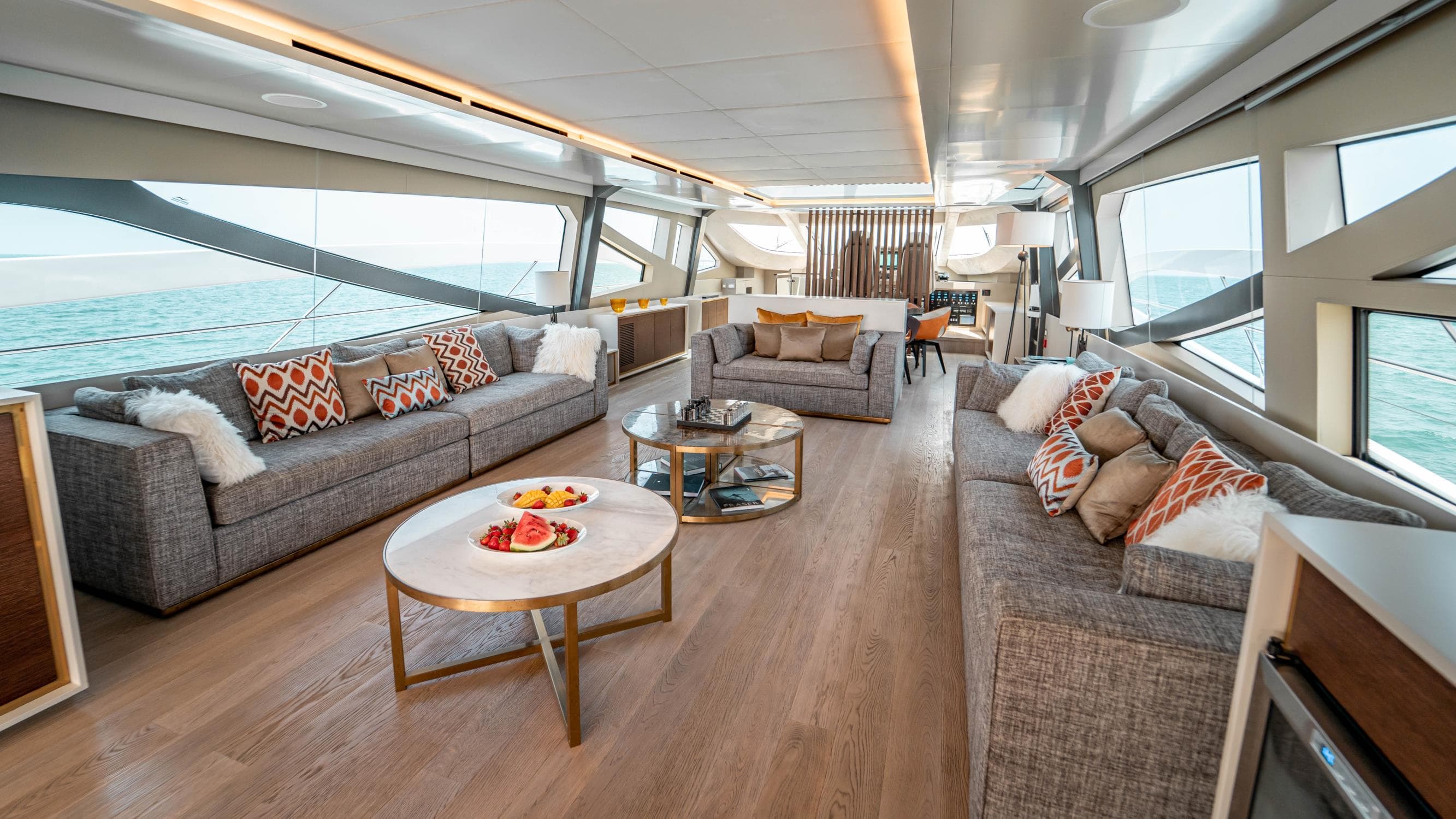 Yacht image on carousel