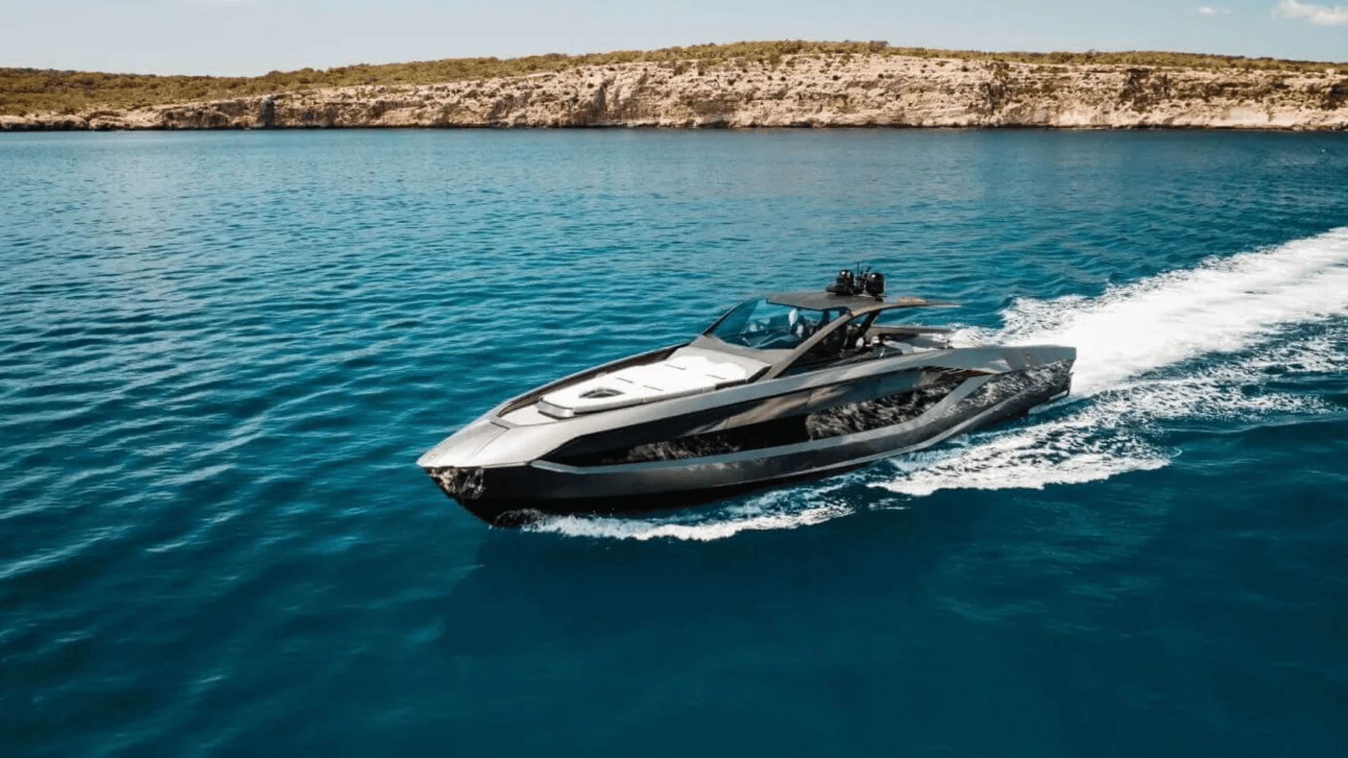 Yacht image on carousel