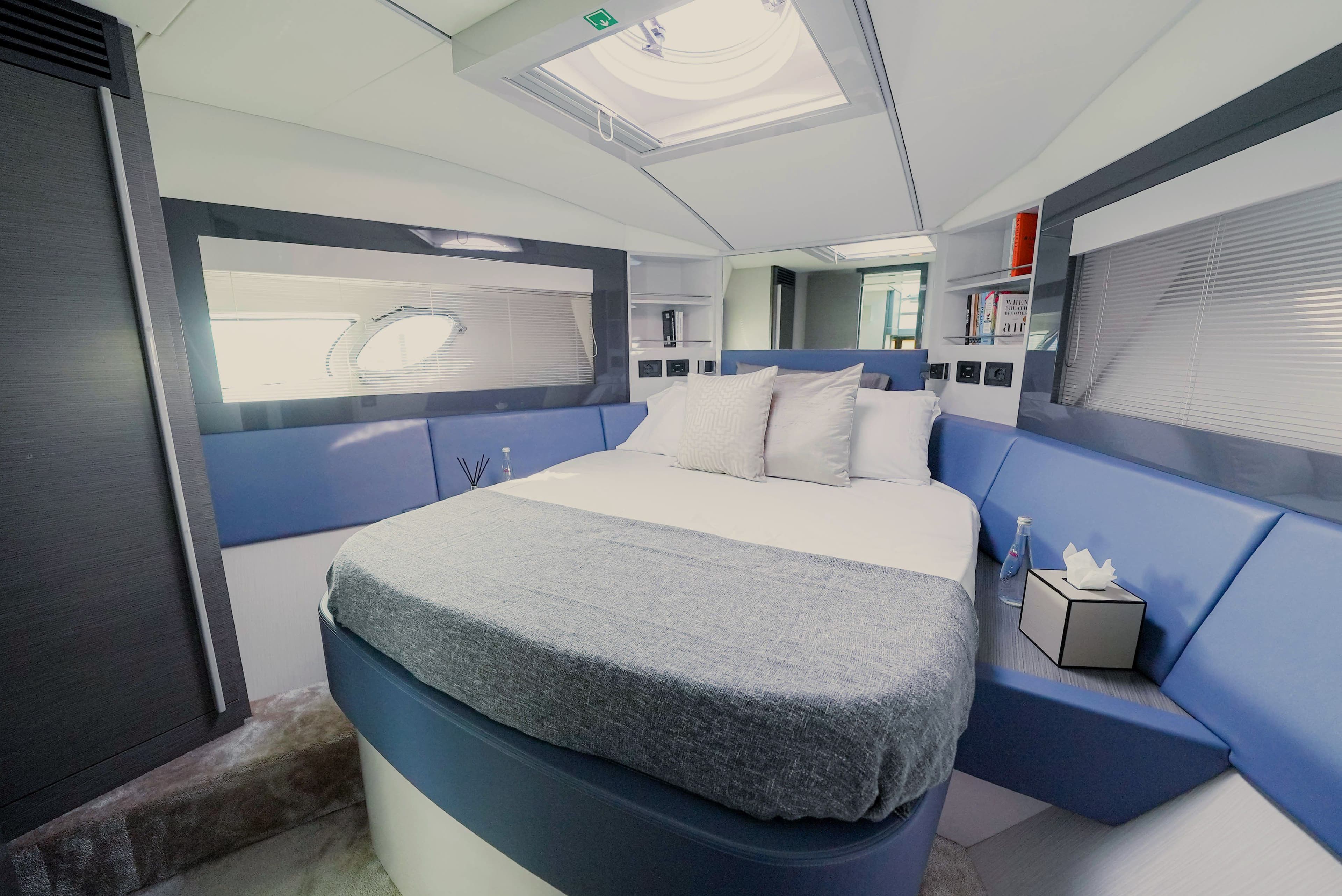 Yacht image on carousel