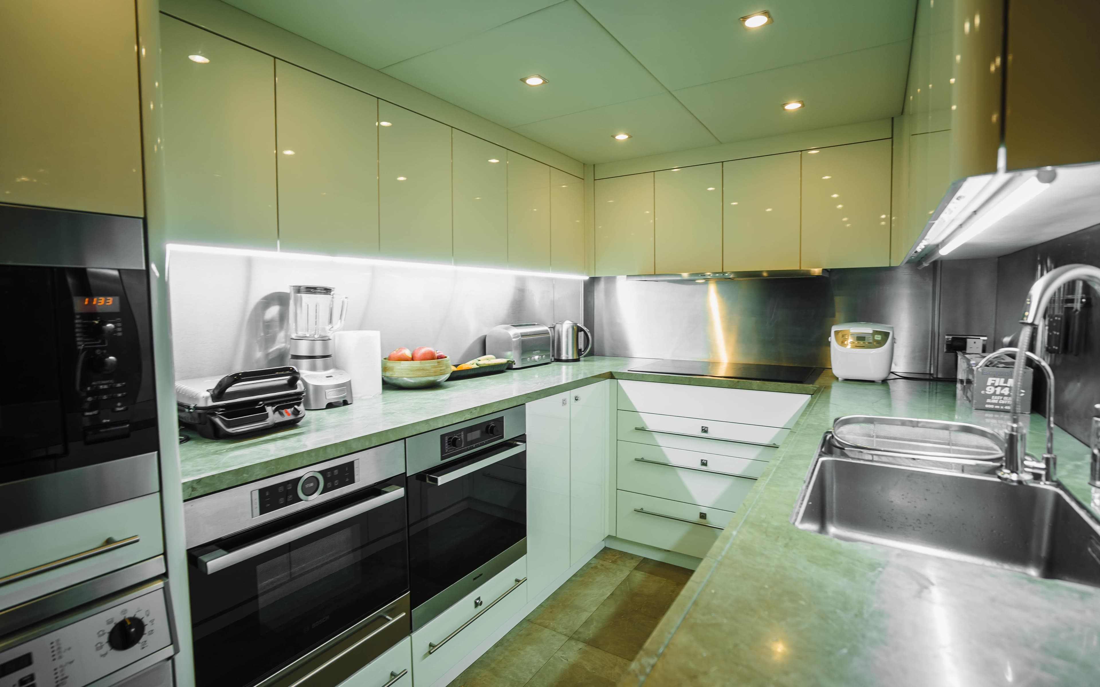 Yacht image on carousel