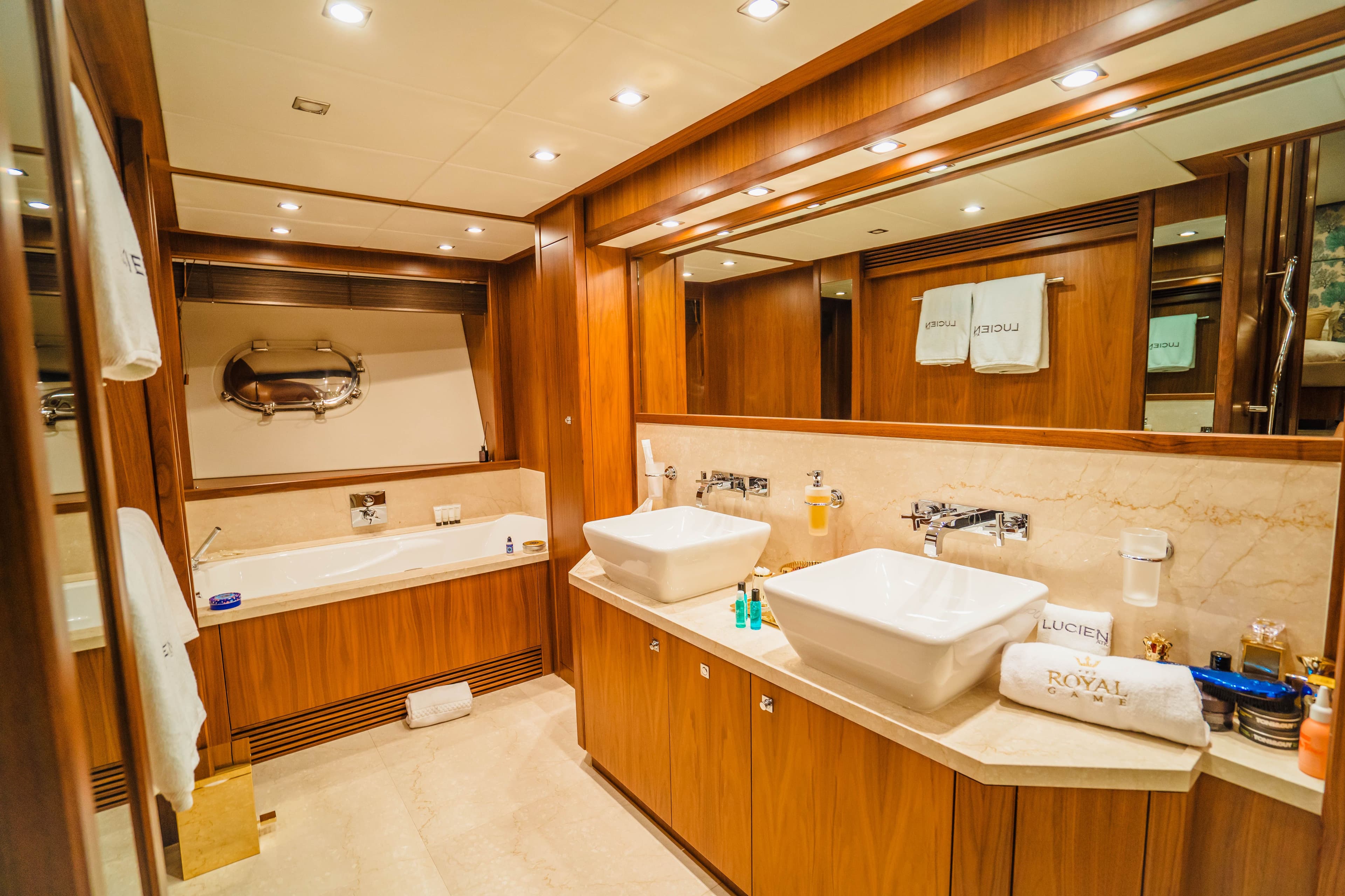 Yacht image on carousel