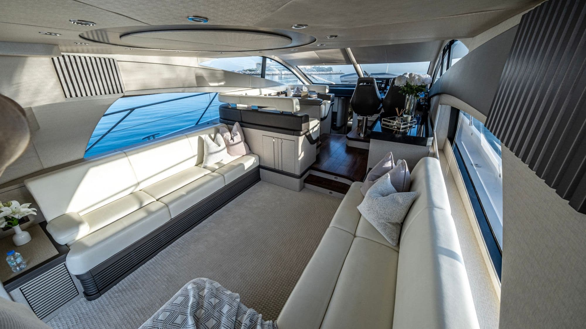 Yacht image on carousel