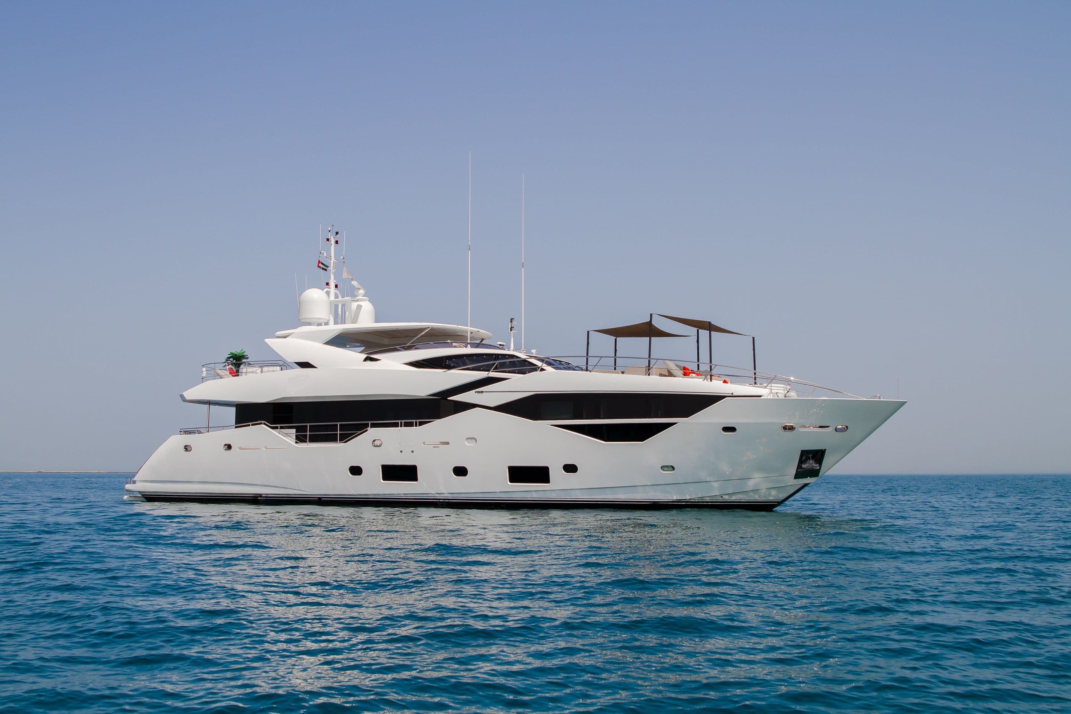 Yacht image on carousel