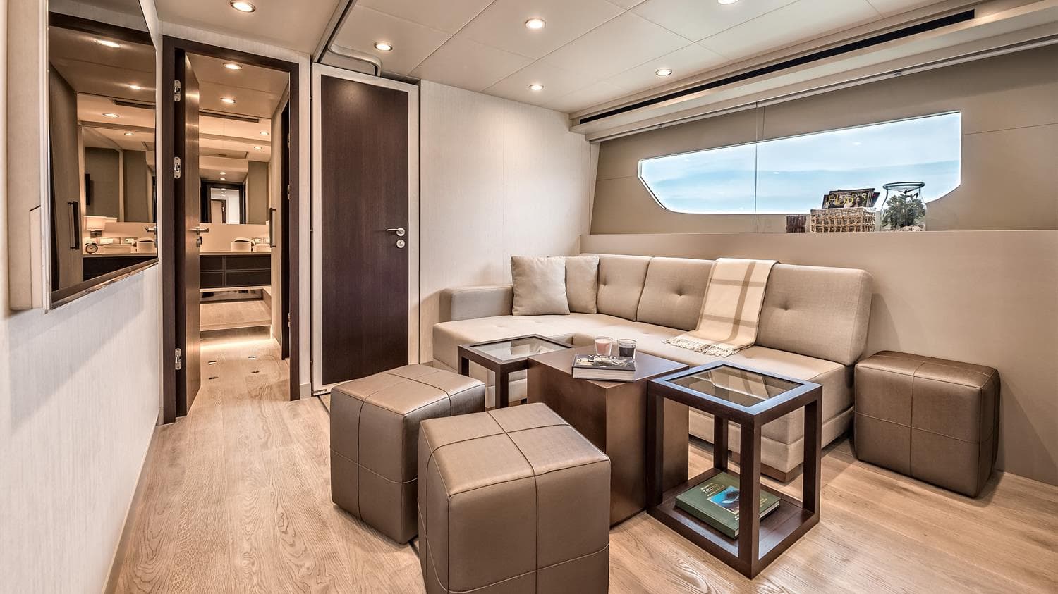 Yacht image on carousel