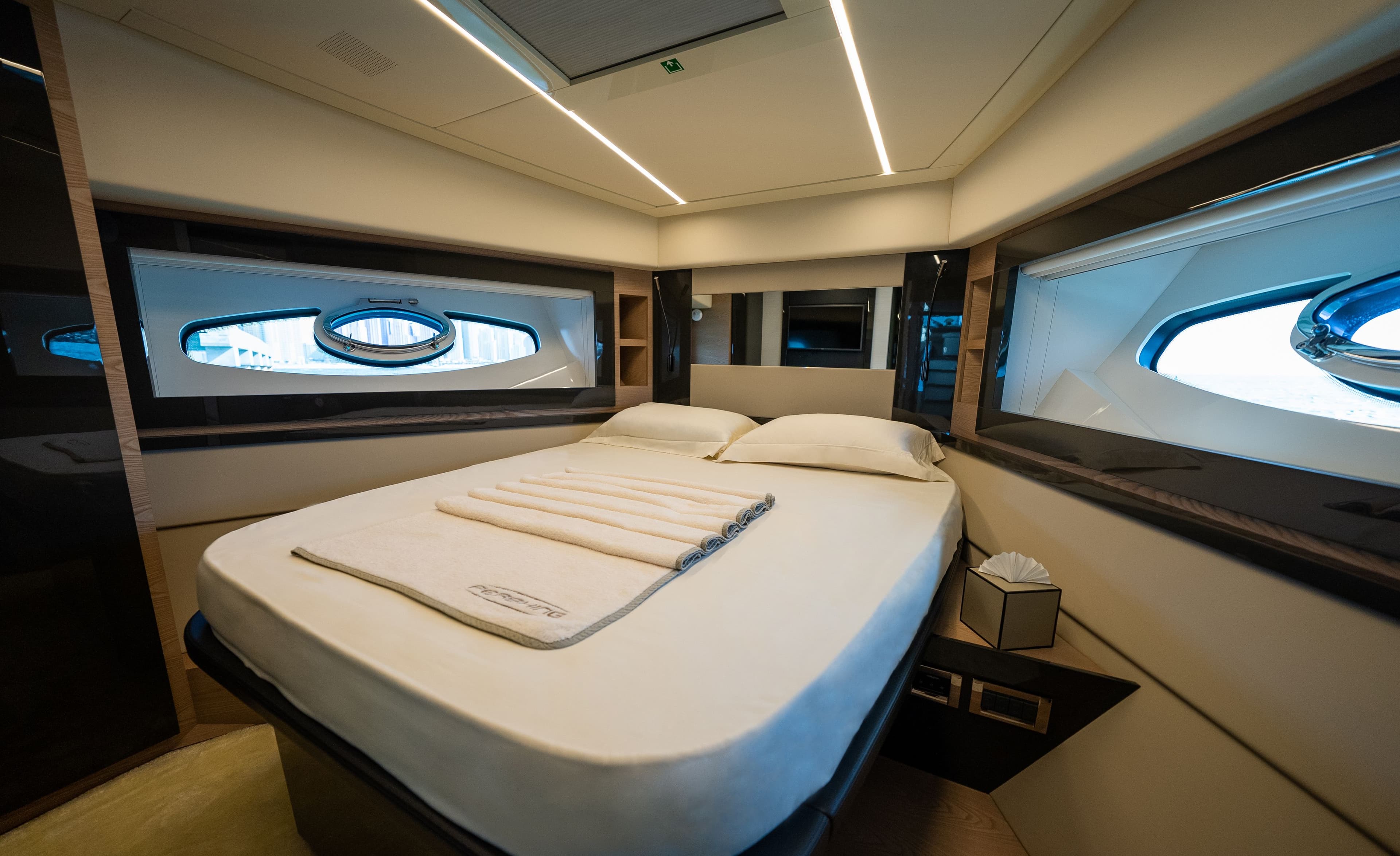 Yacht image on carousel