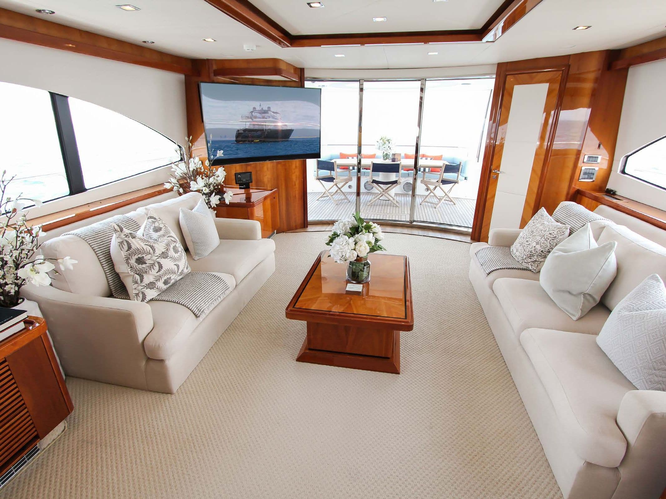 Yacht image on carousel