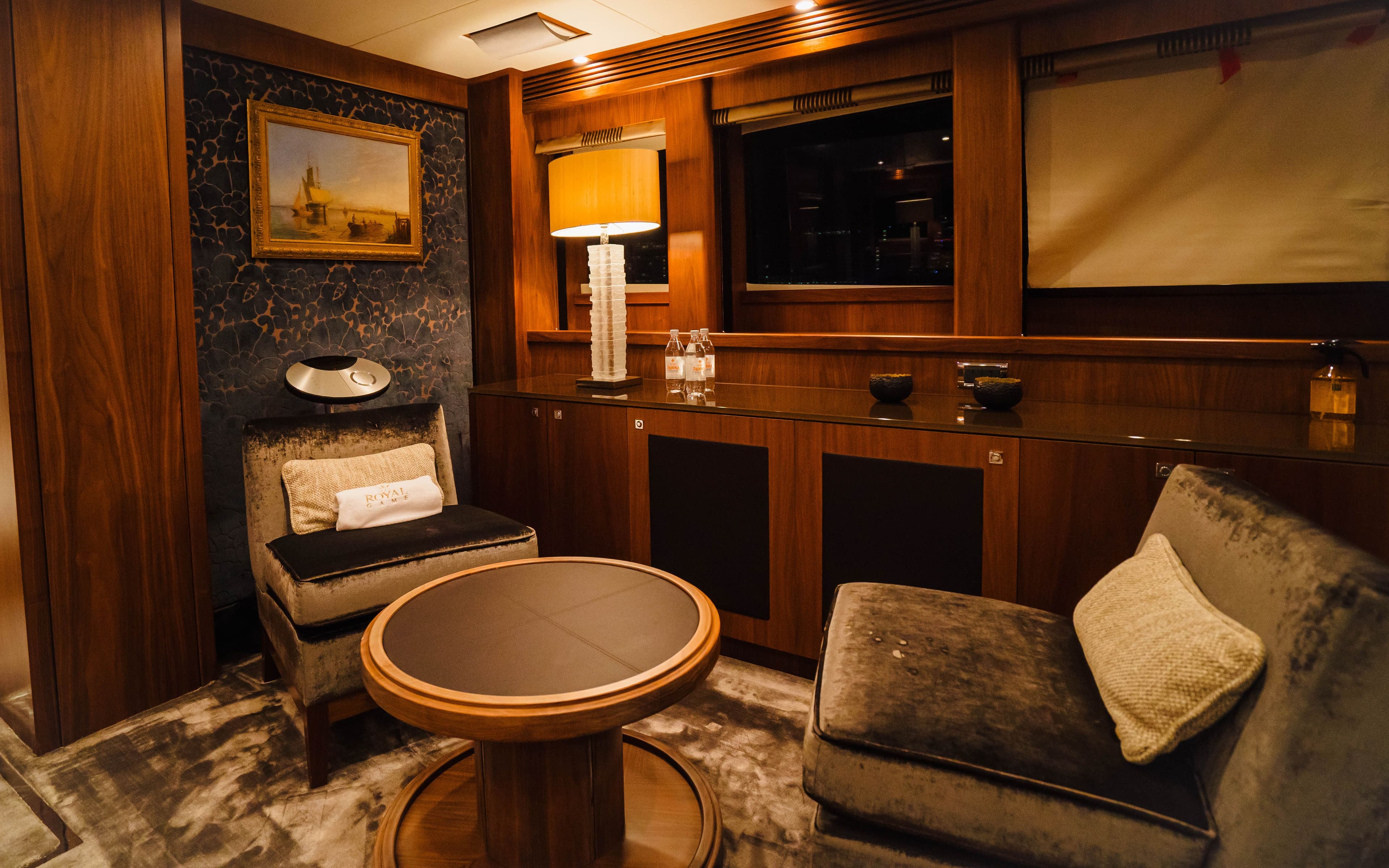 Yacht image on carousel