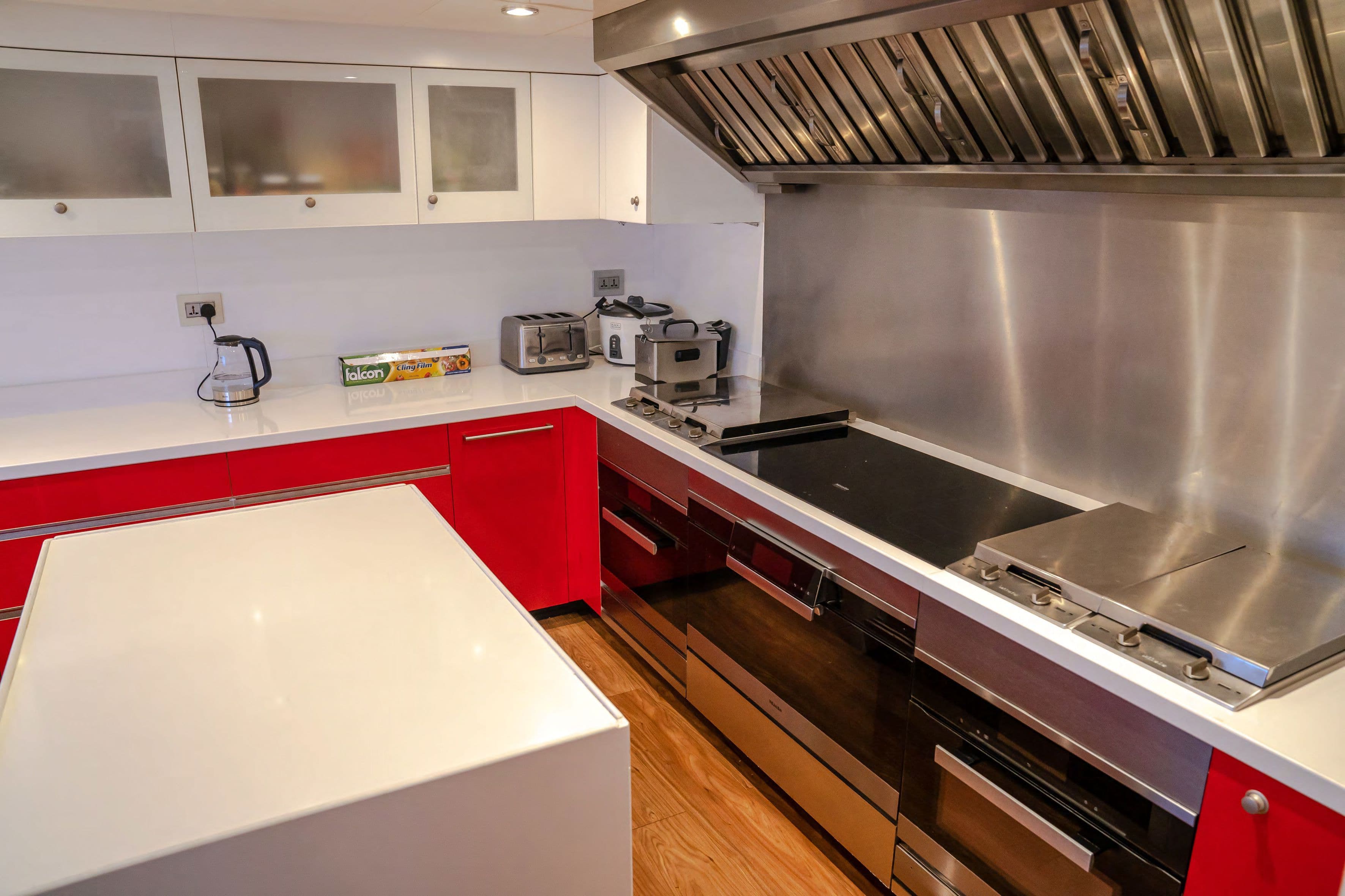 Yacht image on carousel