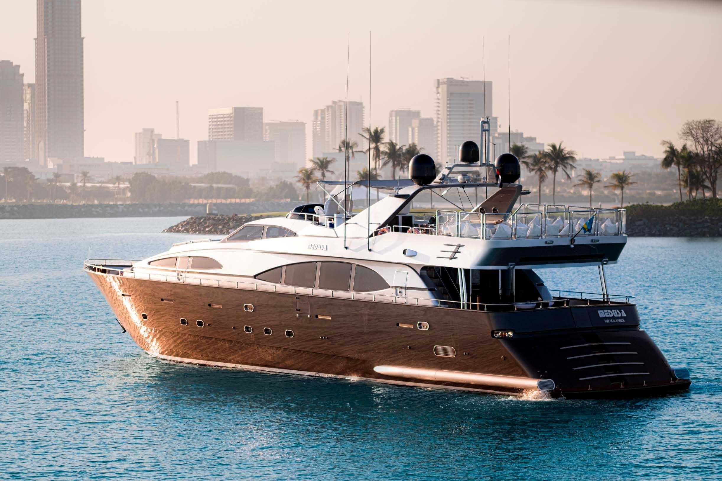 Yacht image on carousel