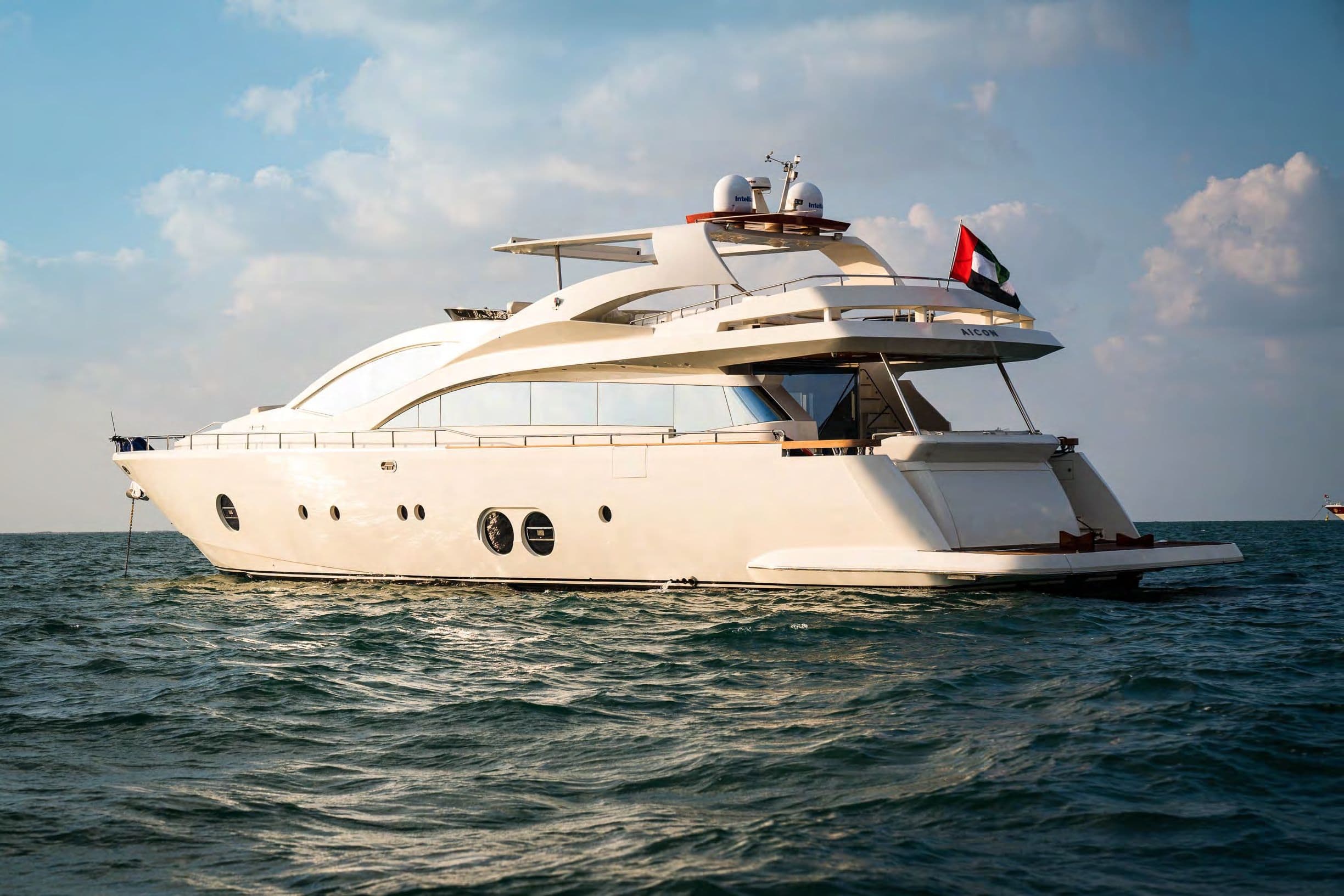 Yacht image on carousel