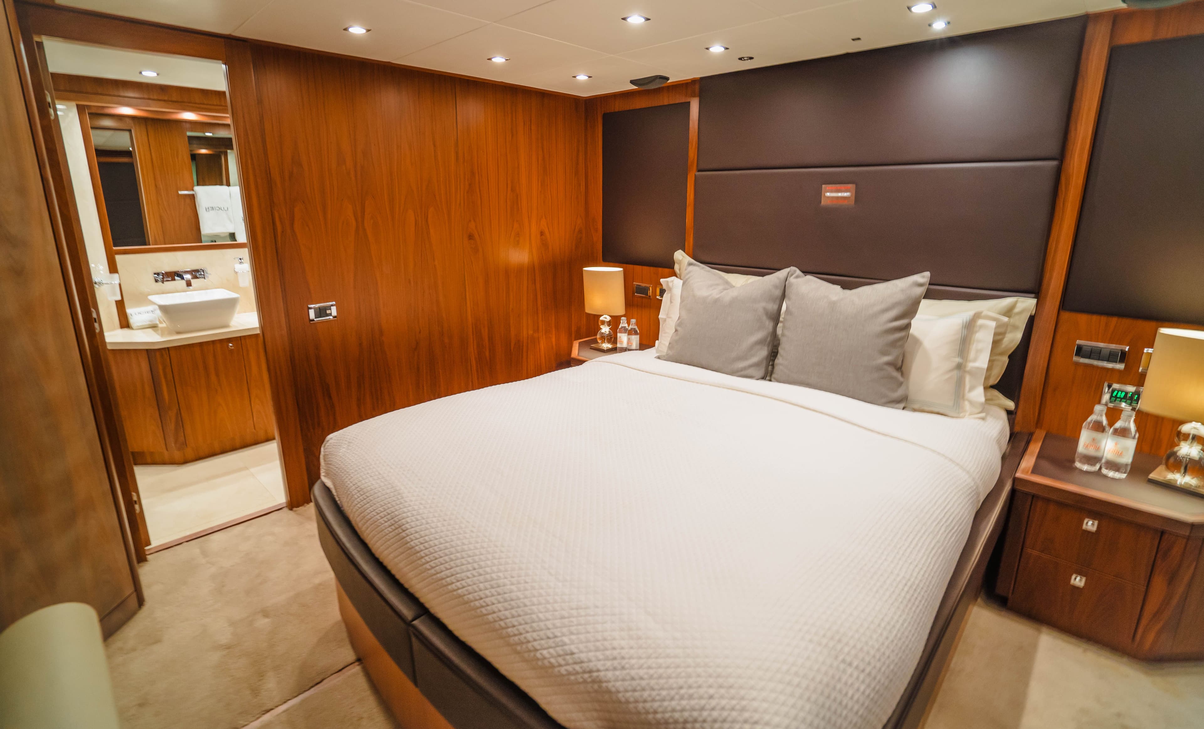 Yacht image on carousel