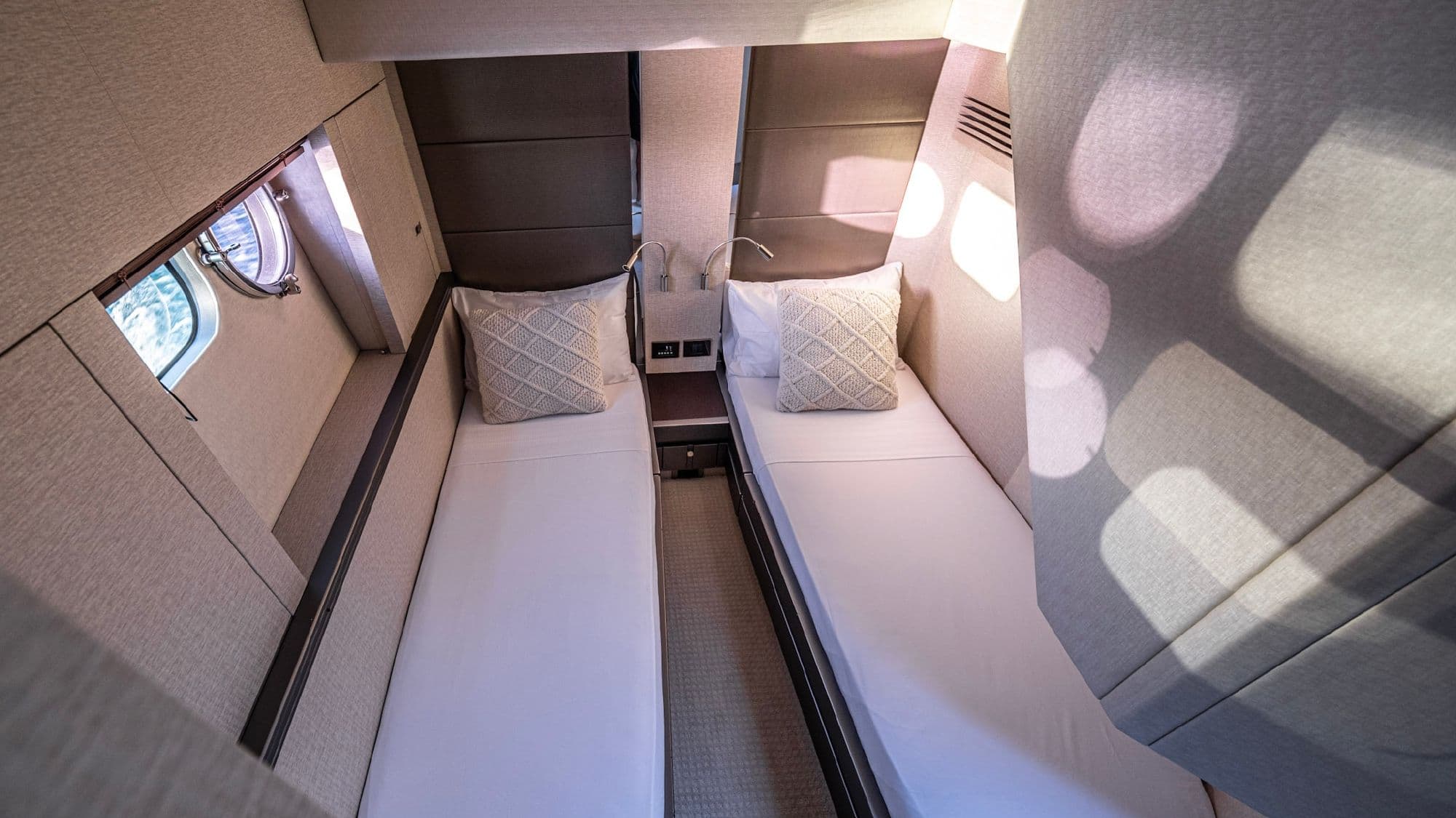 Yacht image on carousel