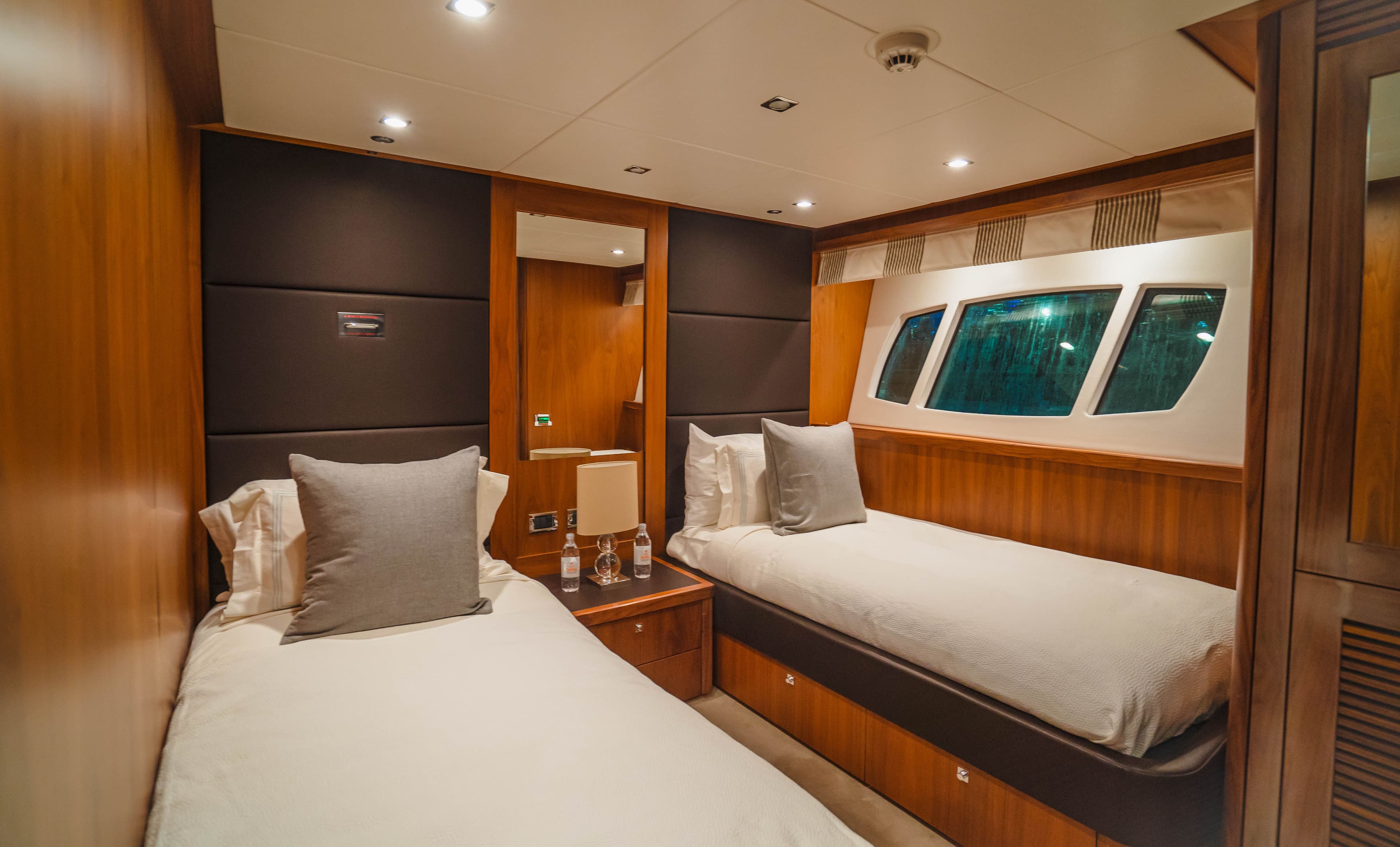 Yacht image on carousel