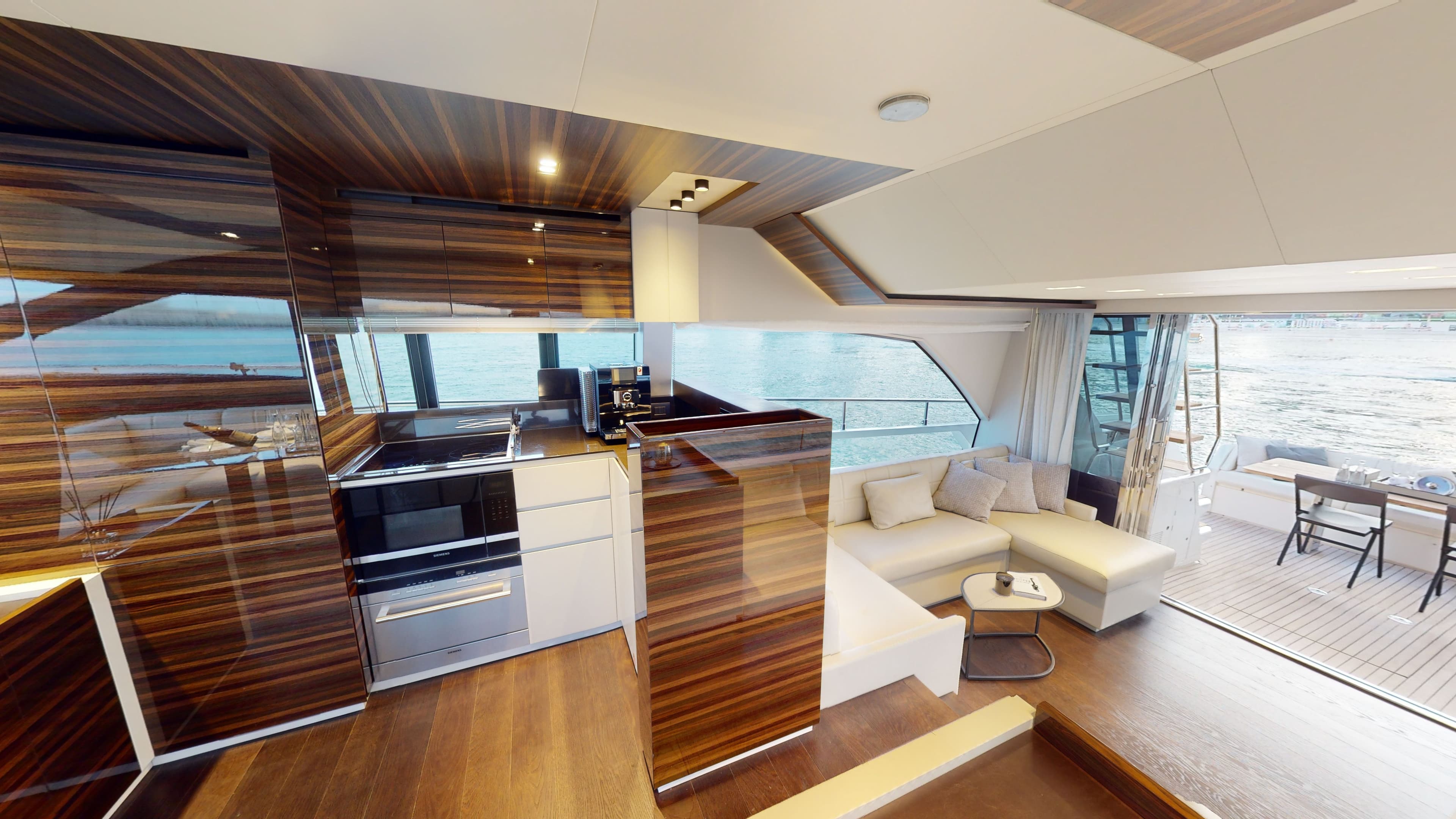 Yacht image on carousel