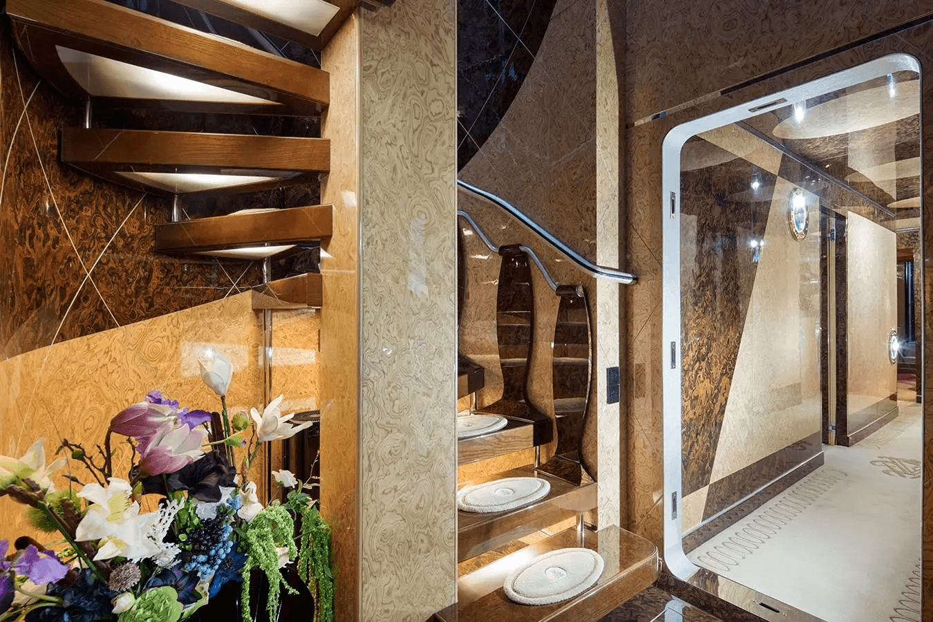 Yacht image on carousel