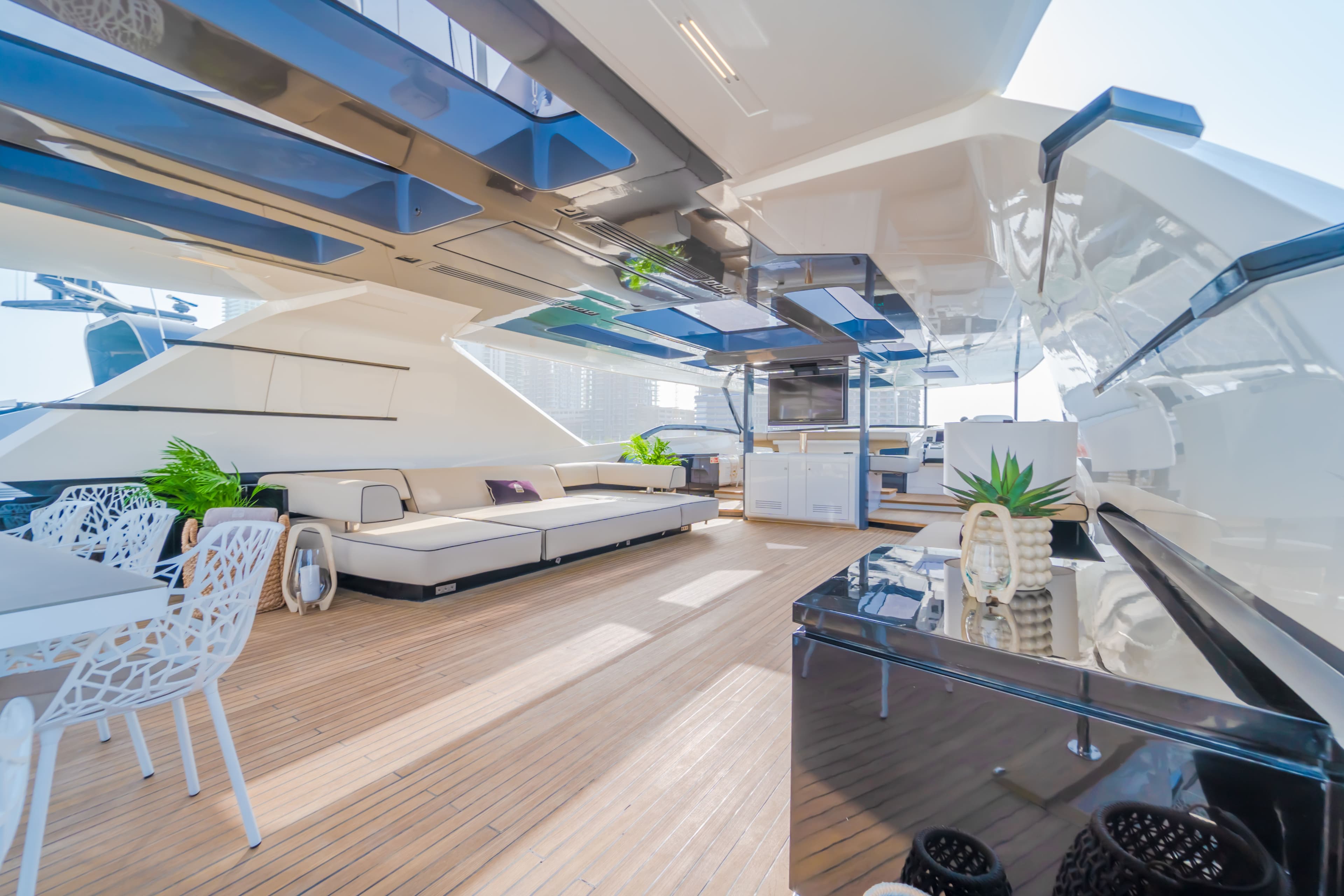 Yacht image on carousel