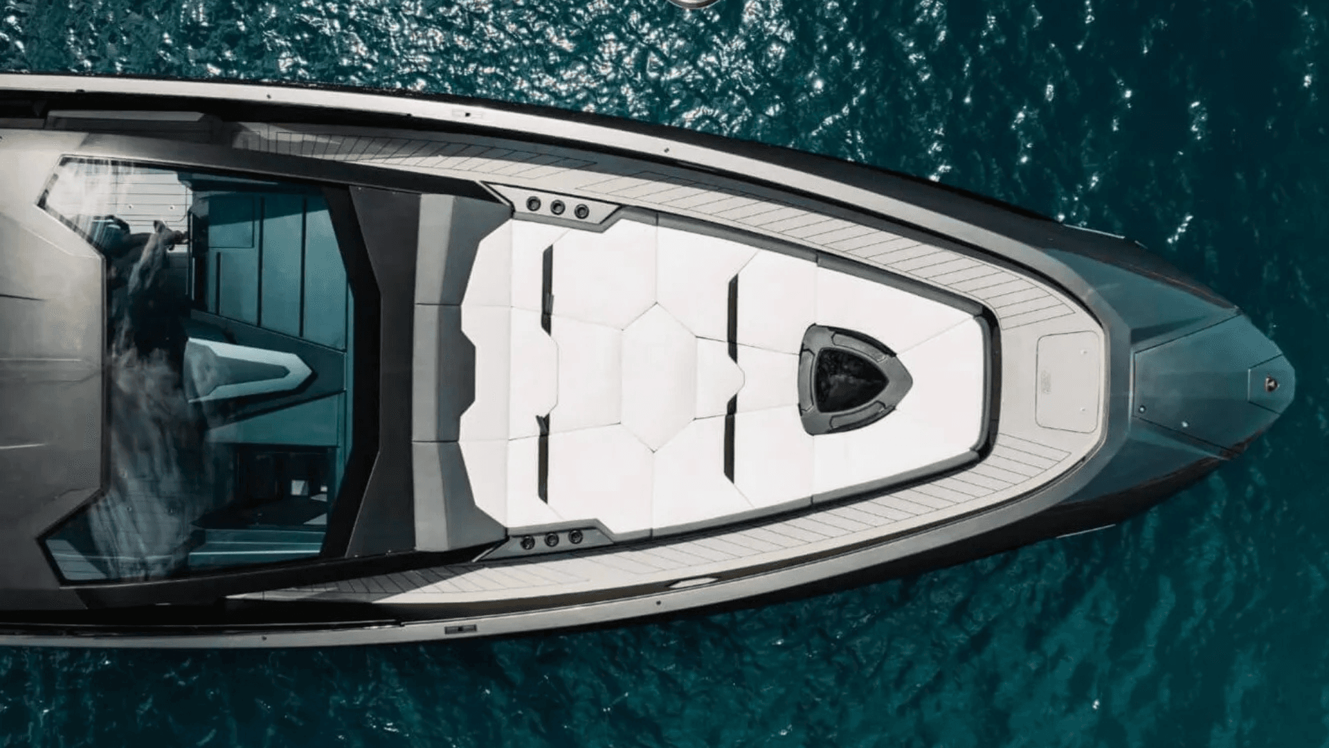 Yacht image on carousel